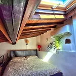 Cozy Attic At Historical Centre Of 5 Mins Smn And 7 Duomo *