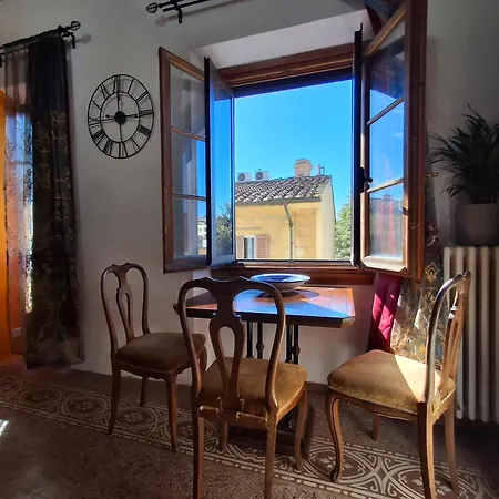 Апартаменты Cozy Attic At Historical Centre Of 5 Mins Smn And 7 Duomo Флоренция