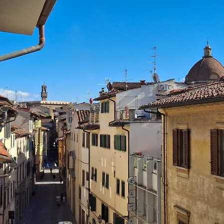 Cozy Attic At Historical Centre Of 5 Mins Smn And 7 Duomo Апартаменты