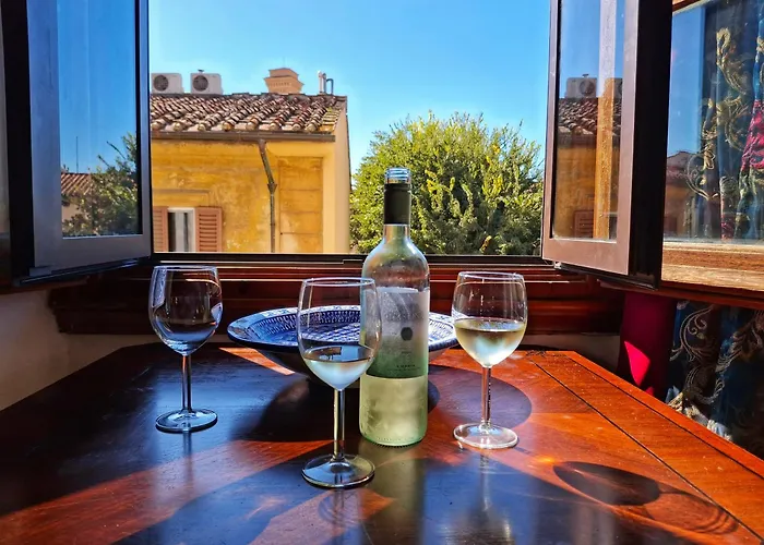 Апартаменты Cozy Attic At Historical Centre Of 5 Mins Smn And 7 Duomo *