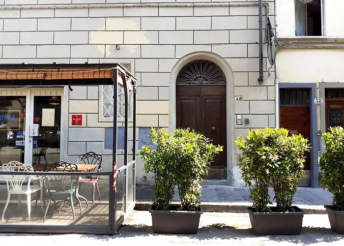 Cozy Attic At Historical Centre Of 5 Mins Smn And 7 Duomo Апартаменты