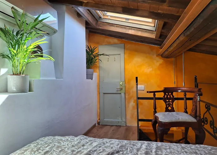 Cozy Attic At Historical Centre Of 5 Mins Smn And 7 Duomo Флоренция